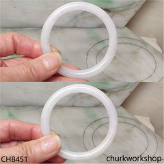 Light lavender jade bangle