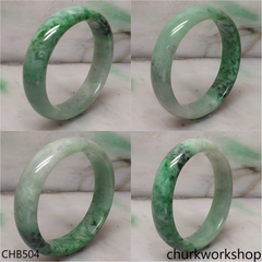Green oval jade bangle