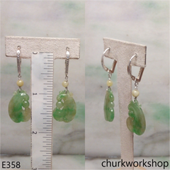 Green mix yellowish jade carving earrings