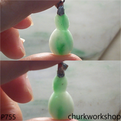 Small jade gourd pendant