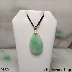 14K yellow gold jade pendant