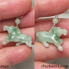 Small jade horse pendant
