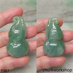 Bluish green jade gourd pendant