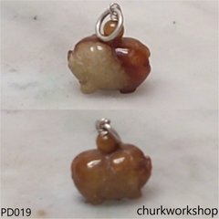 Brownish jade pig pendant