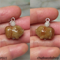 Brownish jade pig pendant