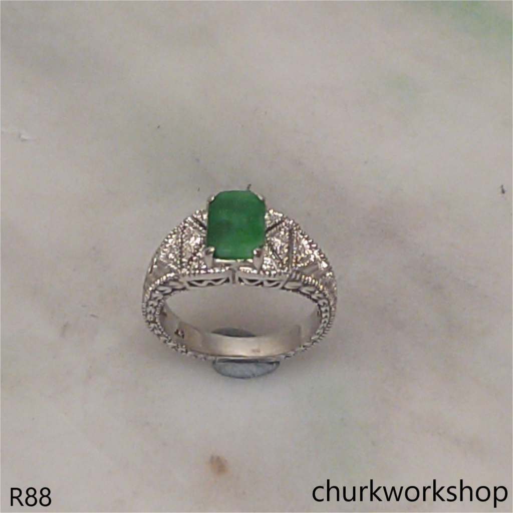 14k white gold green jade ring
