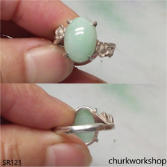 Oval jade ring