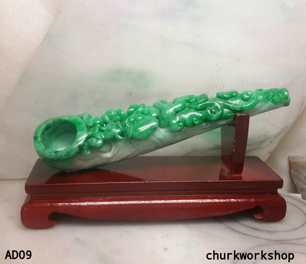 Natural color jade dragon pipe