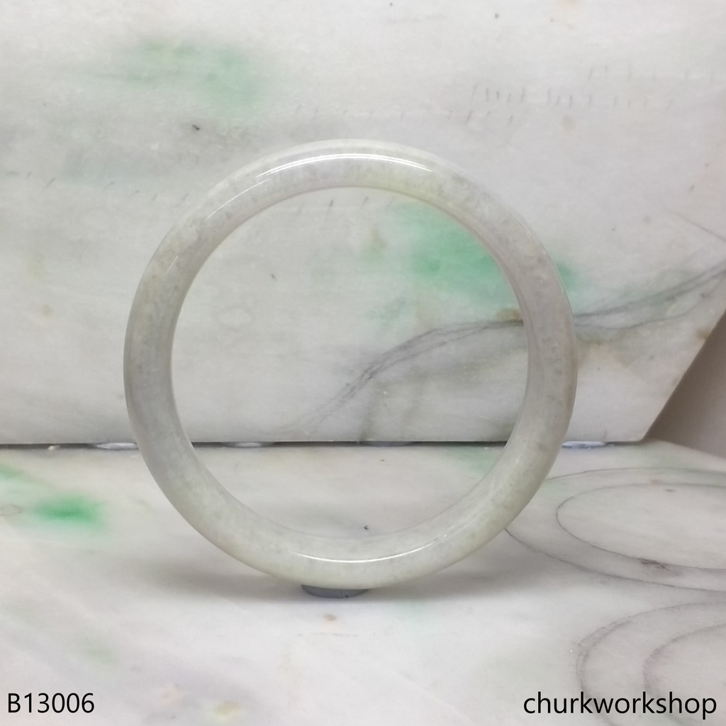 Pale lavender jade bangle