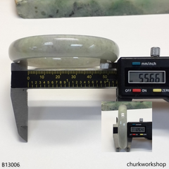 Pale lavender jade bangle