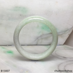 Light pea green jade bangle