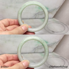 Light pea green jade bangle