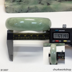 Light pea green jade bangle