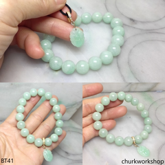 Light green beads jade bracelet with charm
