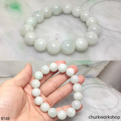 Pale green beads bracelet