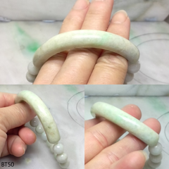 Light green beads bracelet