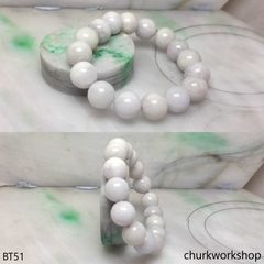 Pale lavender beads bracelet