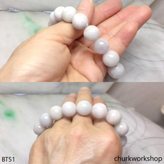 Pale lavender beads bracelet