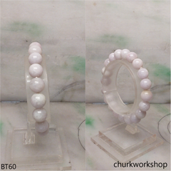 Light lavender beads bracelet