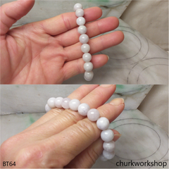 Light lavender beads bracelet