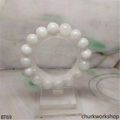Pale green beads bracelet