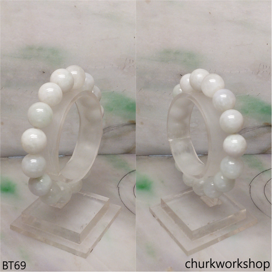 Pale green beads bracelet