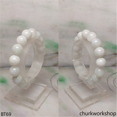 Pale green beads bracelet