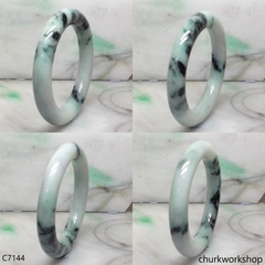 Large light green mix dark green jade bangle