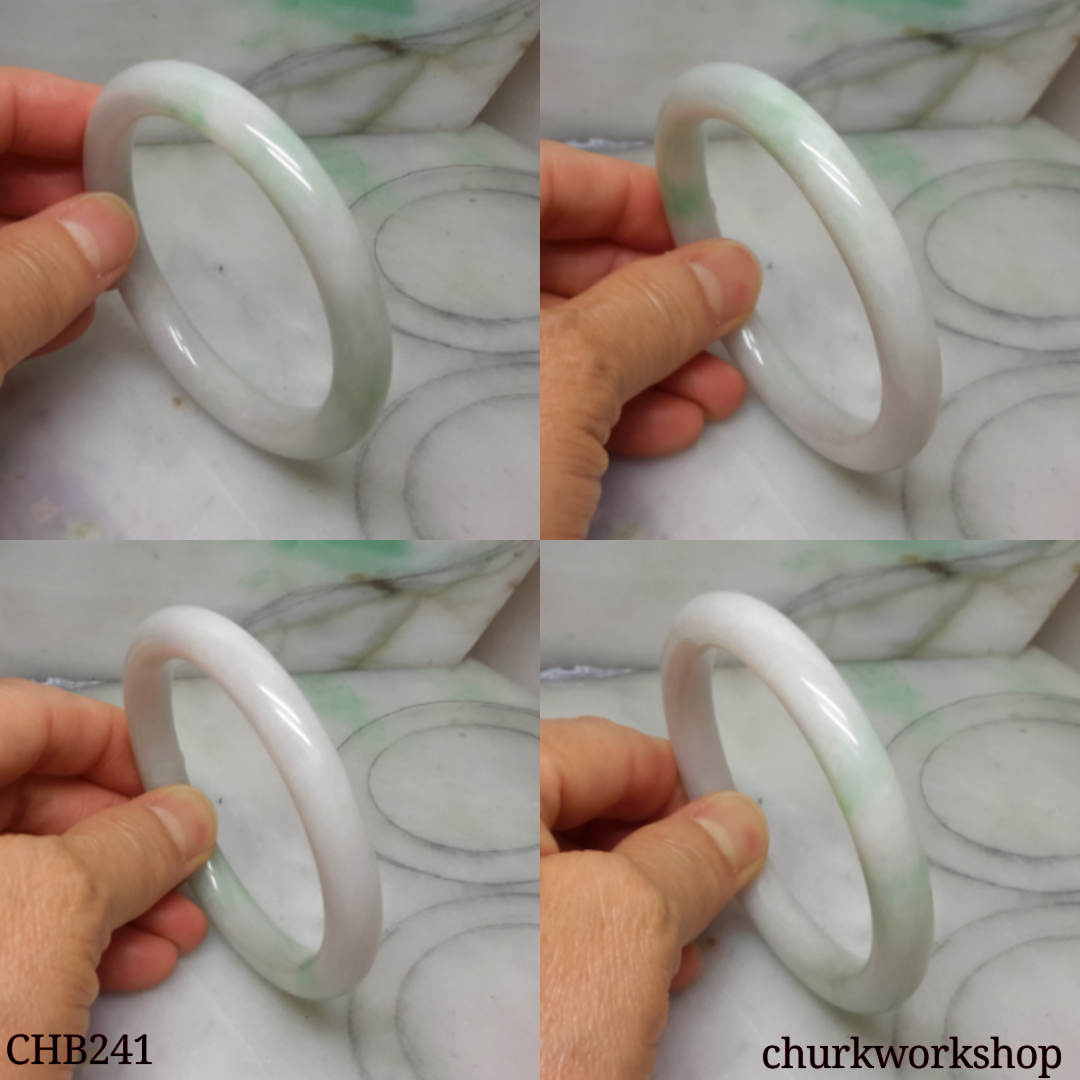 Pale lavender jade bangle