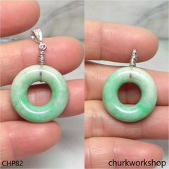 Light apple green round jade pendant