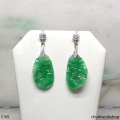 Green jade dangling earrings