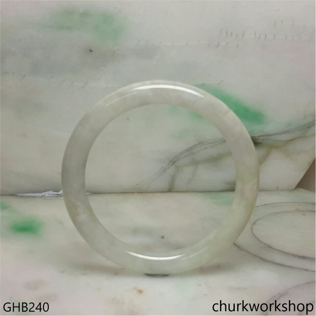 Small pale lavender jade bangle