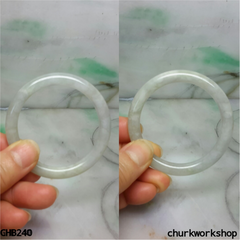 Small pale lavender jade bangle