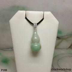 Light green jade gourd pendant