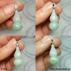 Light green jade gourd pendant
