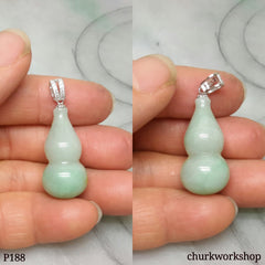 Light green jade gourd pendant