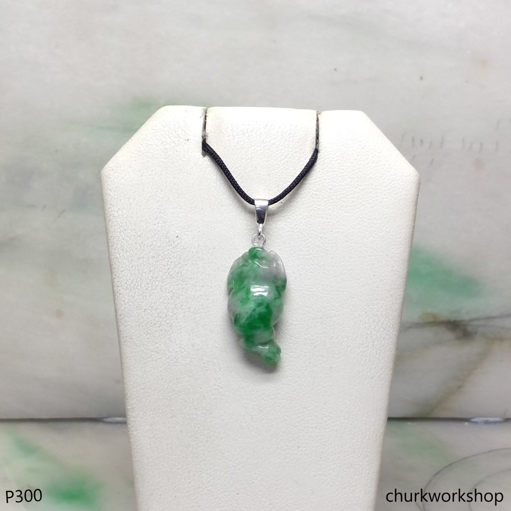 Jade lucky frog pendant
