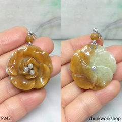 Red jade flower pendant