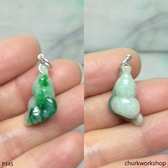 Small jade Ruyi & gourd pendant