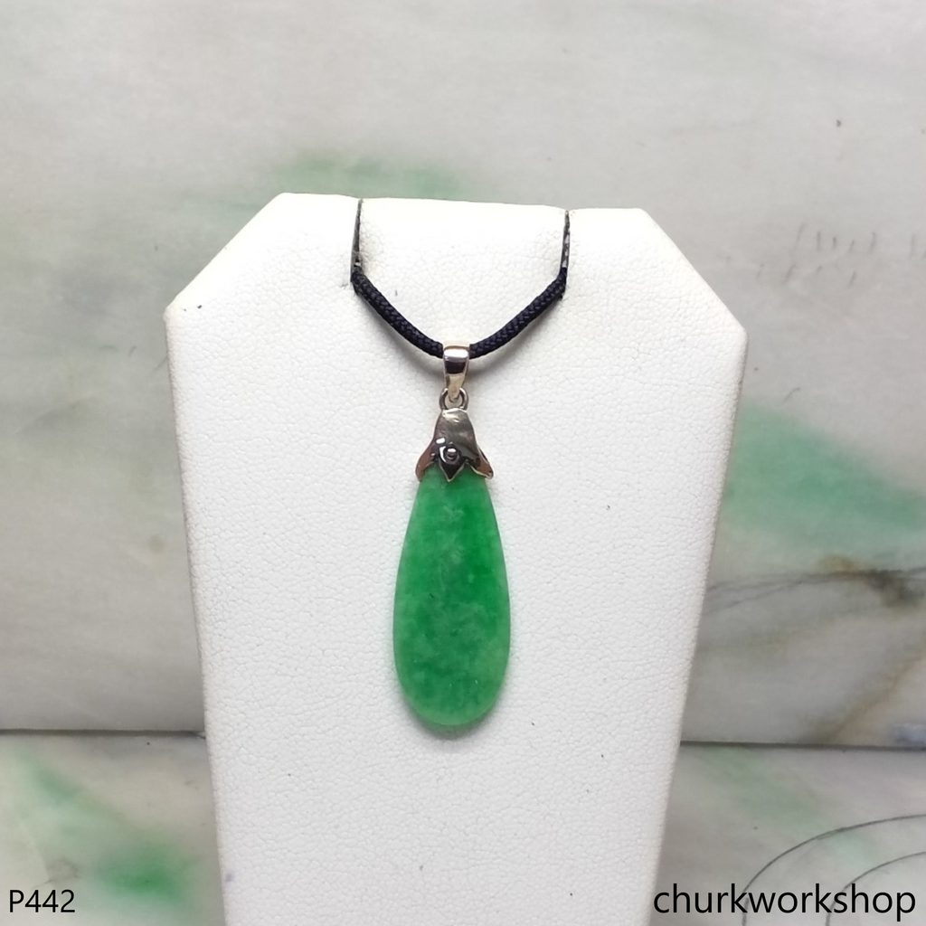 Green jade 14K yellow gold pendant