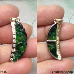 Deep green jade carved pendant in 14k yellow gold