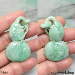Light green jade gourd pendant