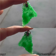 Apple green jade bird 14K pendant