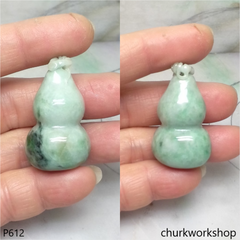 Jade gourd pendant