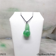 Light green jade gourd pendant