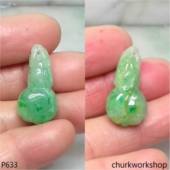 Light green jade gourd pendant