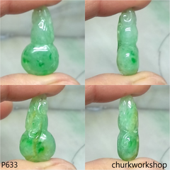 Light green jade gourd pendant