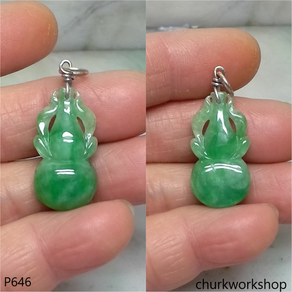 Jade gourd hotsell pendant