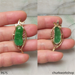 14K yellow gold green jade pendant
