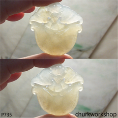 Yellowish jade gold carry by Bat pendant